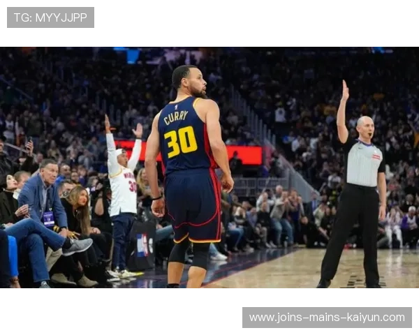 库里远投命中，勇士连胜纪录继续延伸